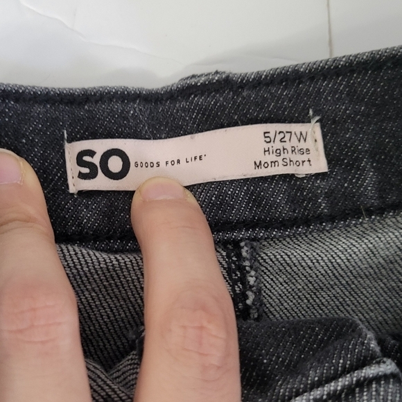 SO Brand Juniors Dark Grey High Rise Distressed Cuffed Mom Short - Picture 7 of 9